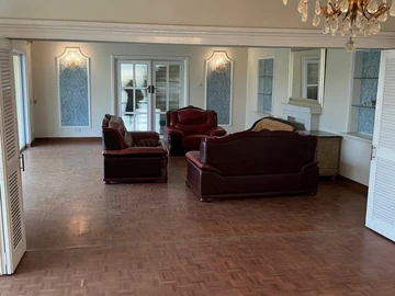 7 Bedroom House