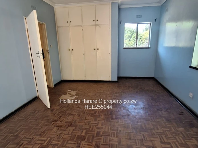 Solid 4 bed residence