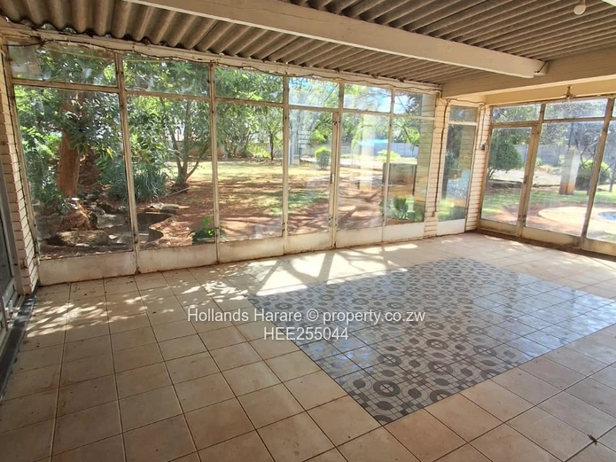 Solid 4 bed residence