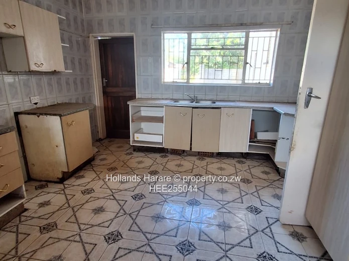 Solid 4 bed residence