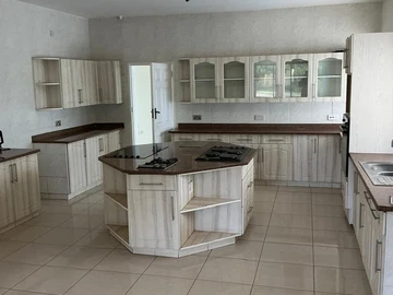 7 Bedroom House