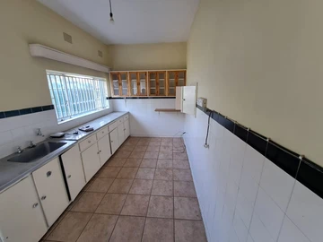 3 Bedroom Garden Flat